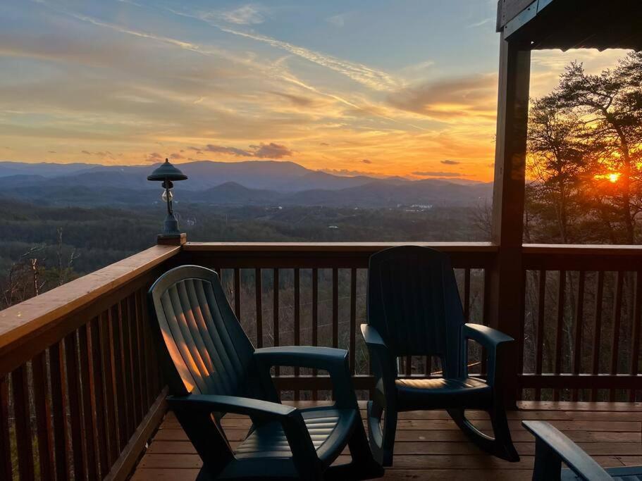 Yogi'S Den: Breathtaking Views! 3 Min To Dollywood, On 1 Acre! Villa Sevierville Exterior photo