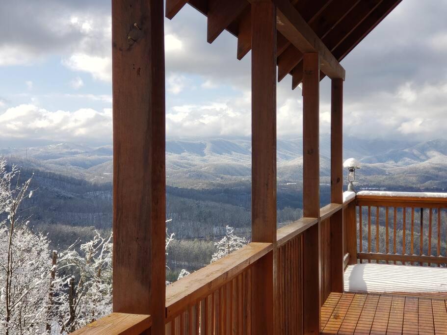 Yogi'S Den: Breathtaking Views! 3 Min To Dollywood, On 1 Acre! Villa Sevierville Exterior photo